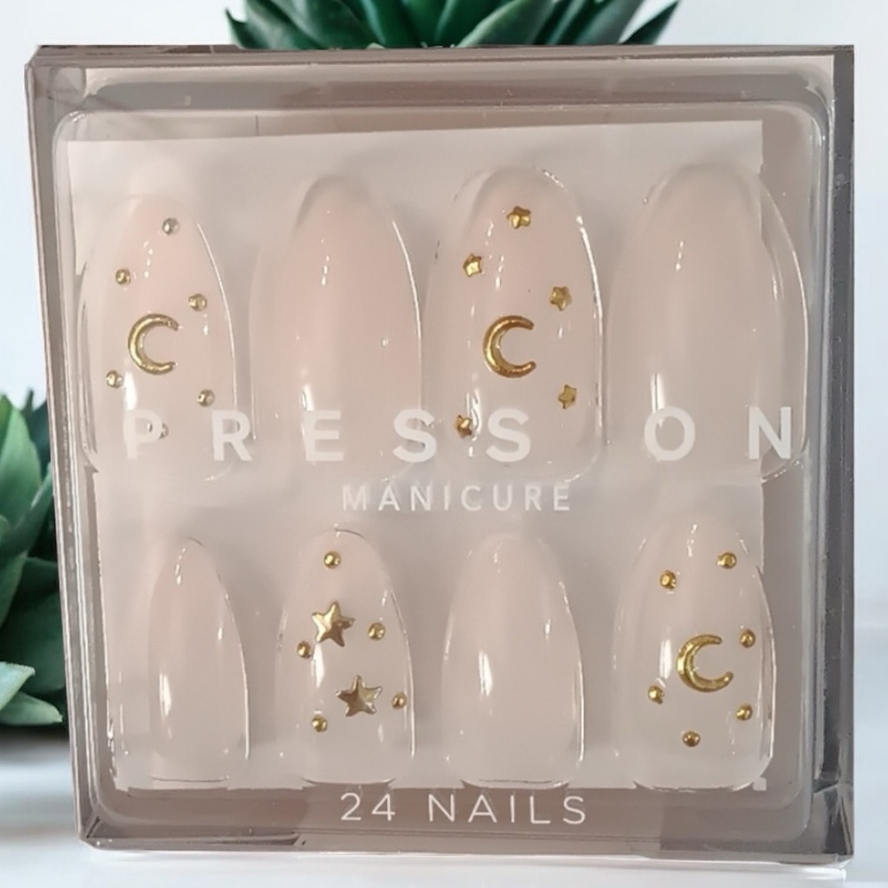 Forever 21 Press On Manicure Set With Gold Accents, NWT